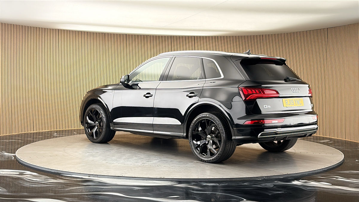 More views of Audi Q5