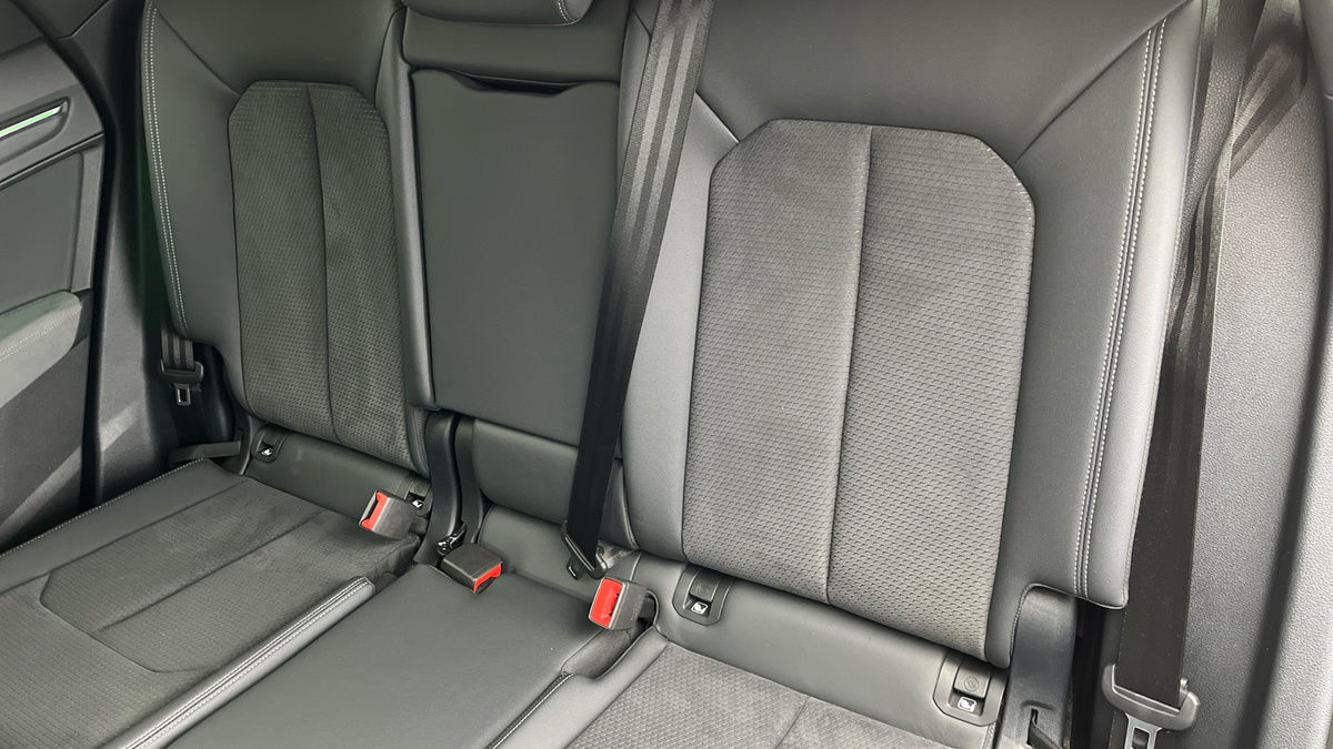 Audi Q3 Image 8