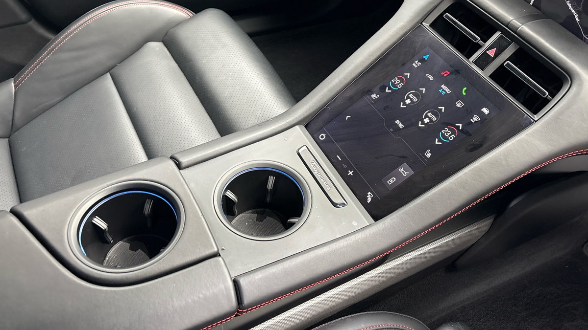 Porsche Taycan Image 19