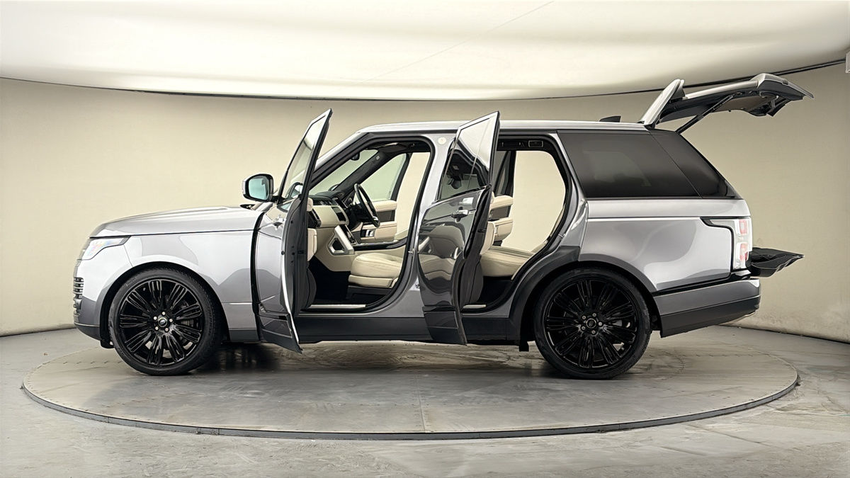 More views of Land Rover Range Rover