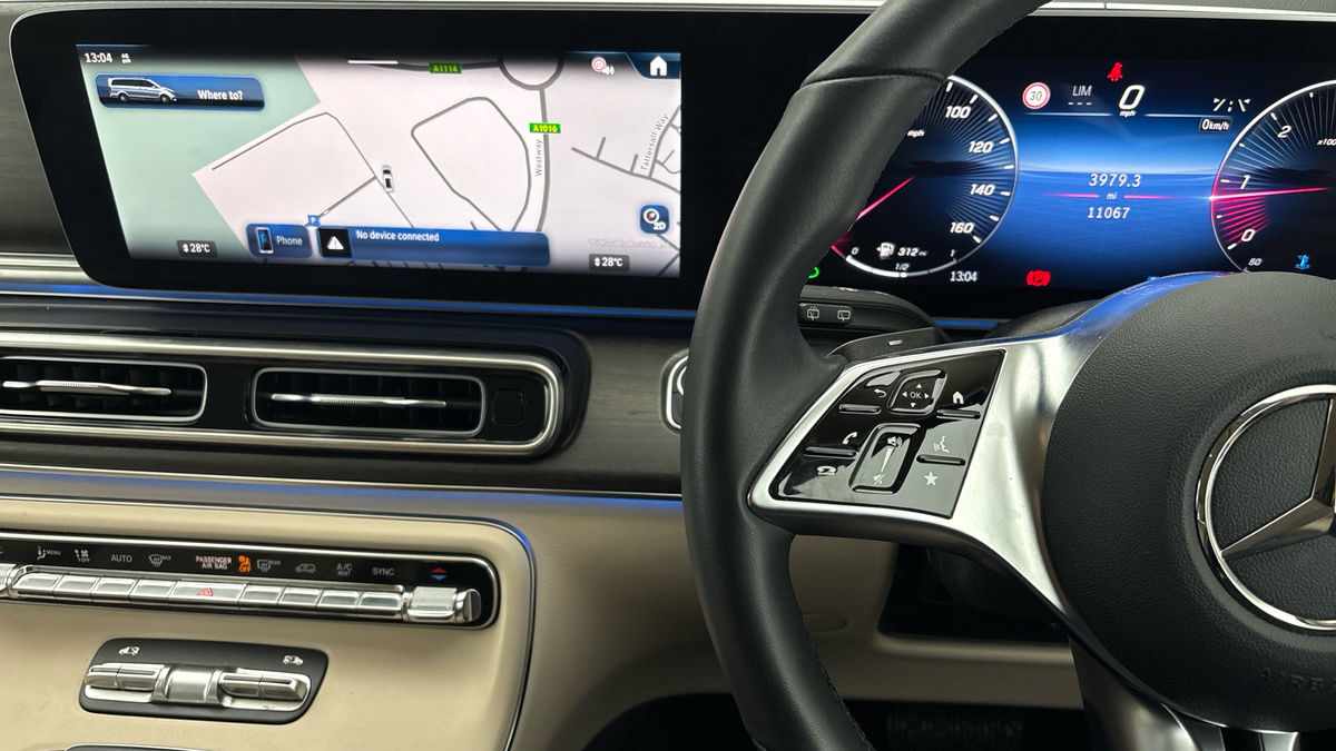 Mercedes-Benz V Class Image 13