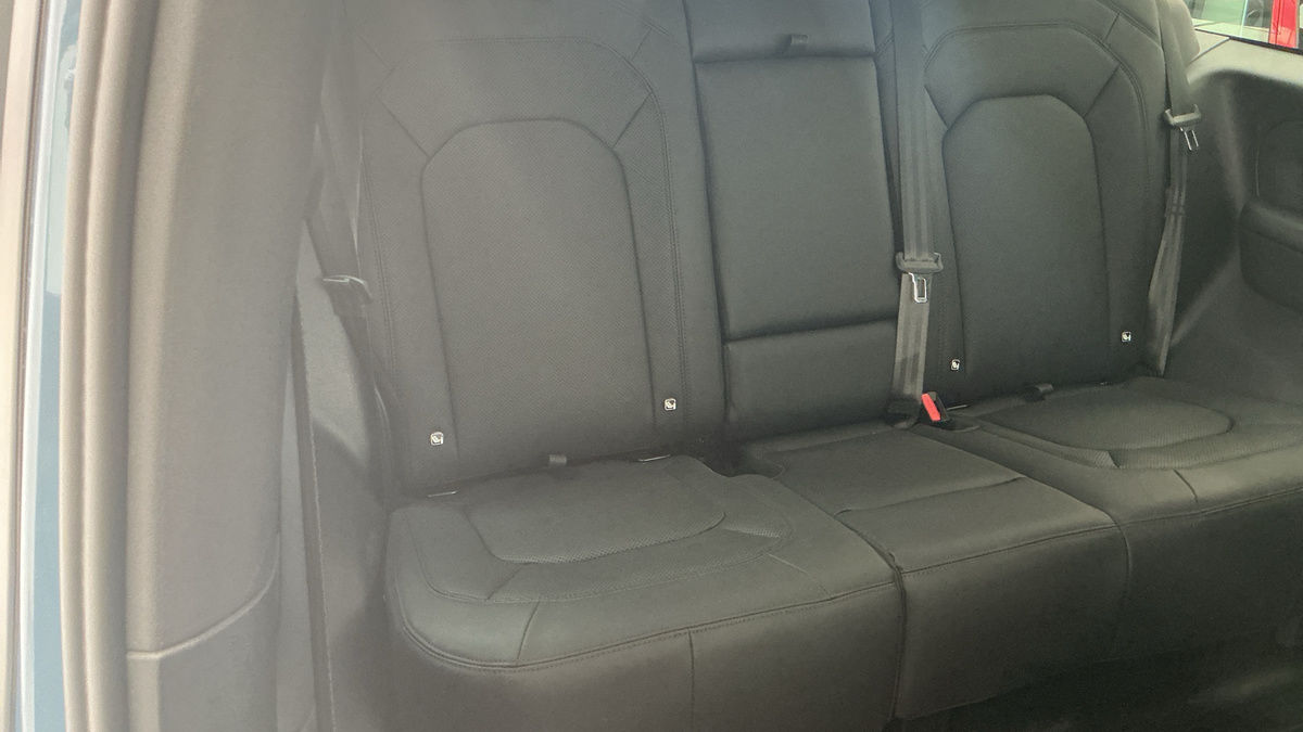 Land Rover Defender 90 Image 8