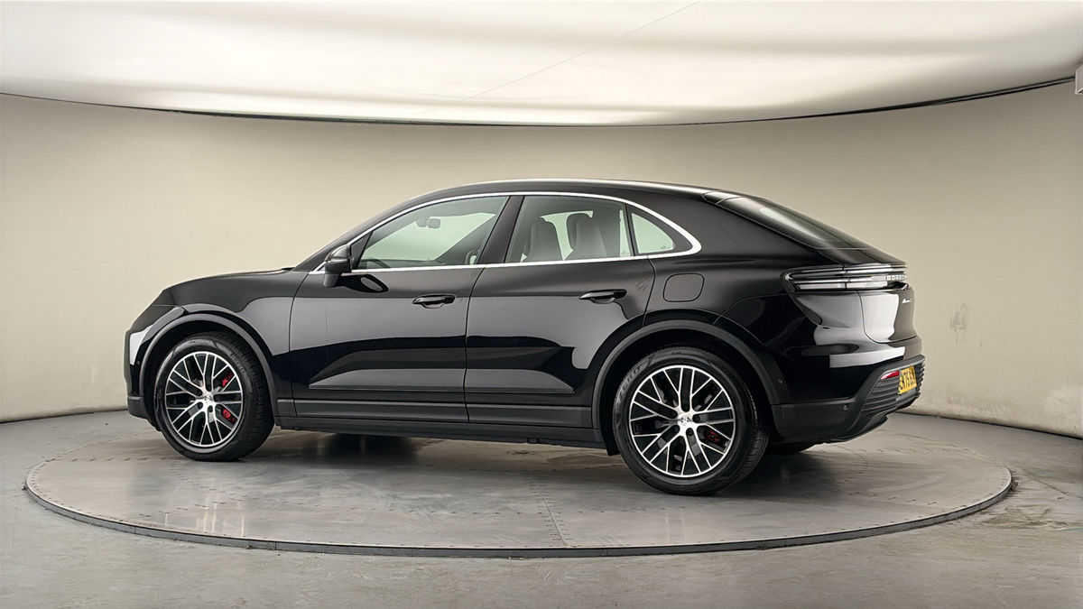 More views of Porsche Macan