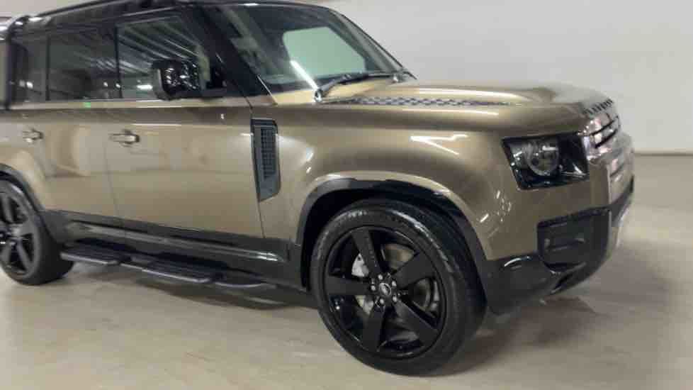 More views of Land Rover Defender 110