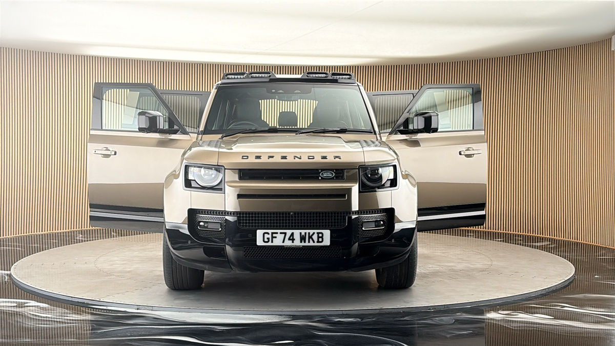 More views of Land Rover Defender 110