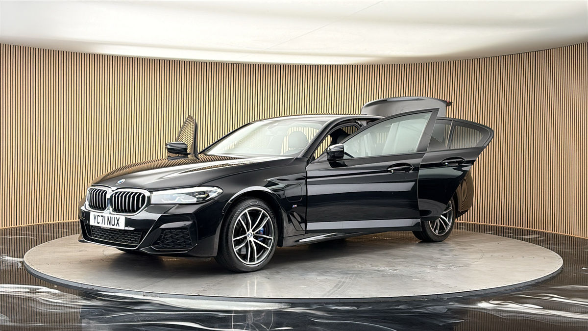 BMW 5 Series Image 22
