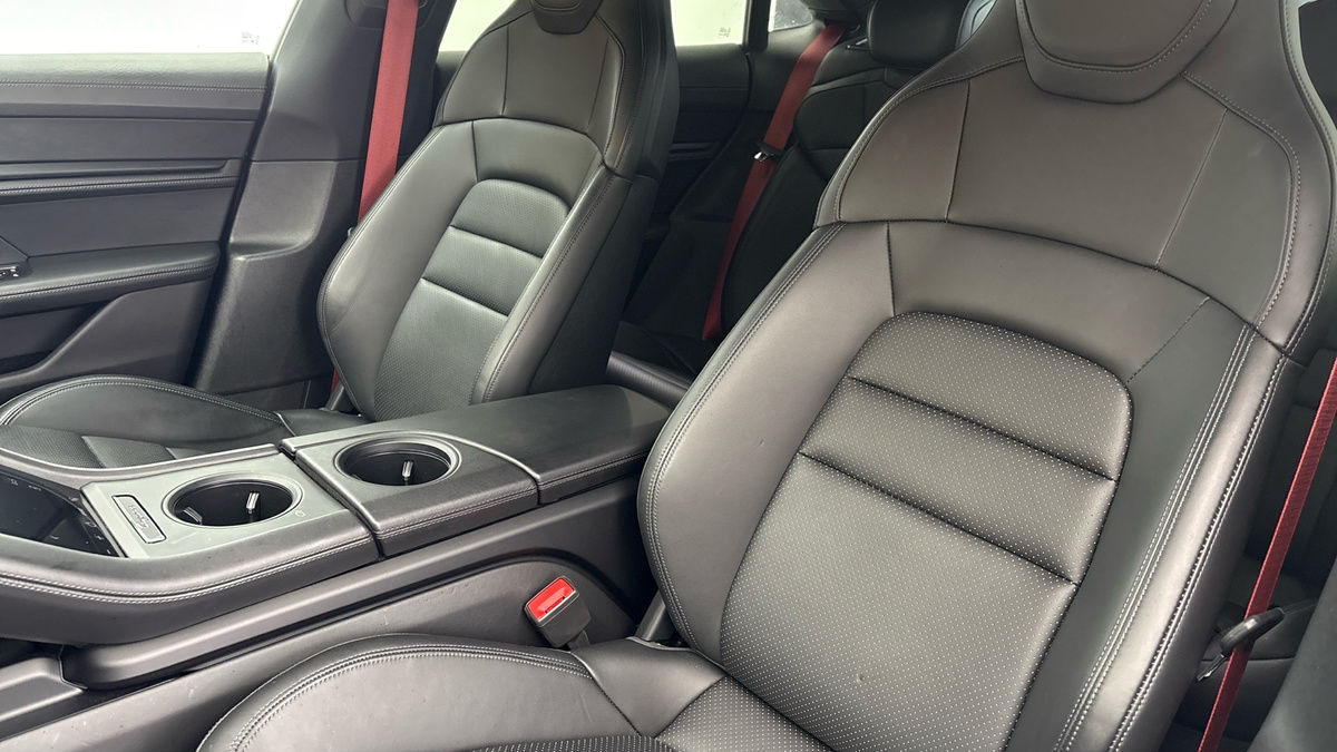Porsche Taycan Image 7