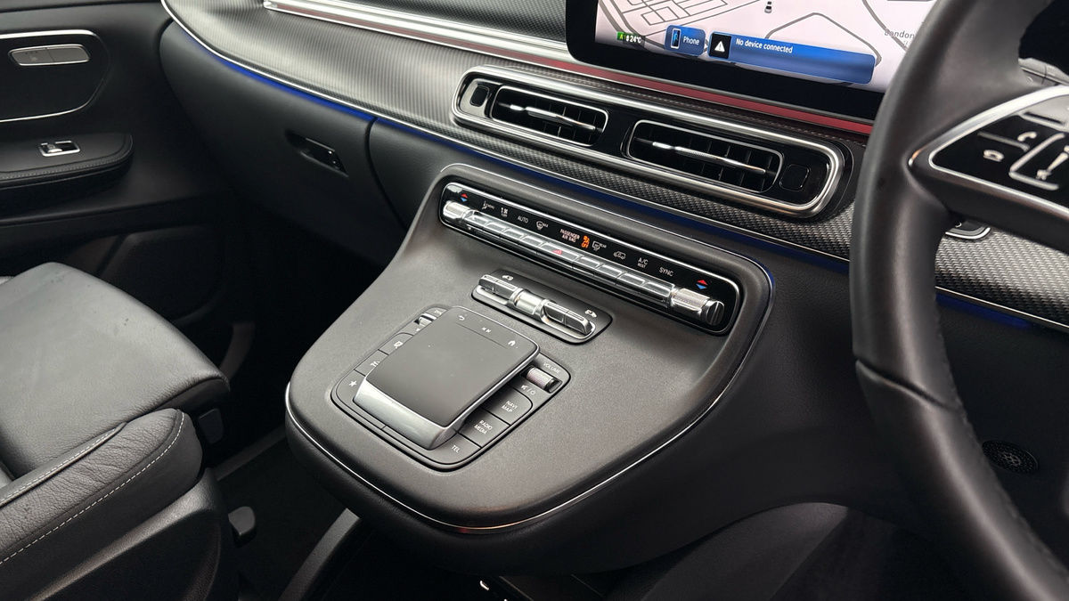 Mercedes-Benz V Class Image 18