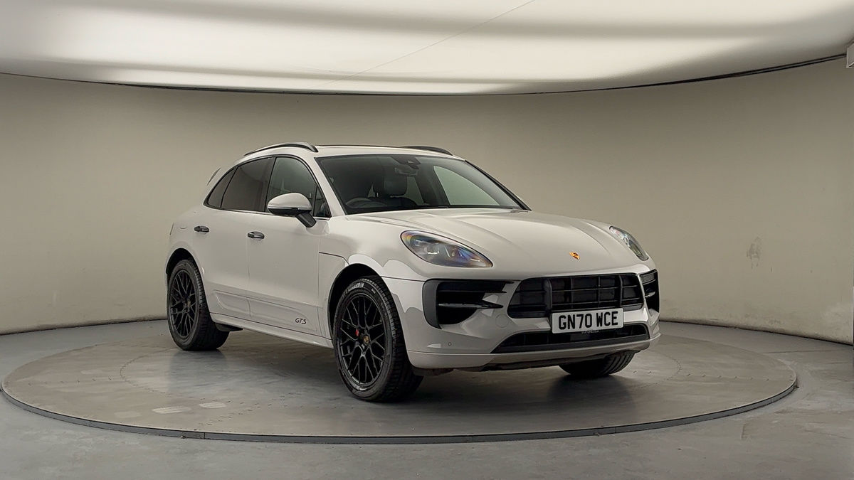 Porsche Macan Sticky Header Image