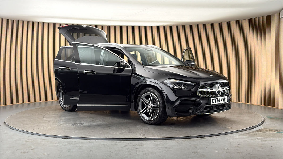 More views of Mercedes-Benz GLA