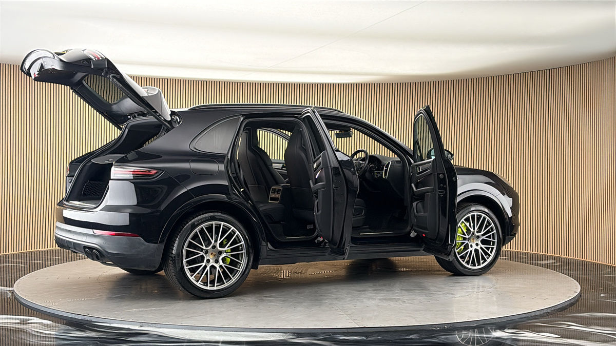 More views of Porsche Cayenne
