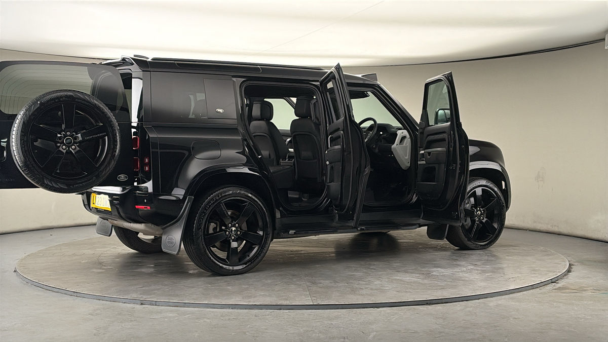 More views of Land Rover Defender 110
