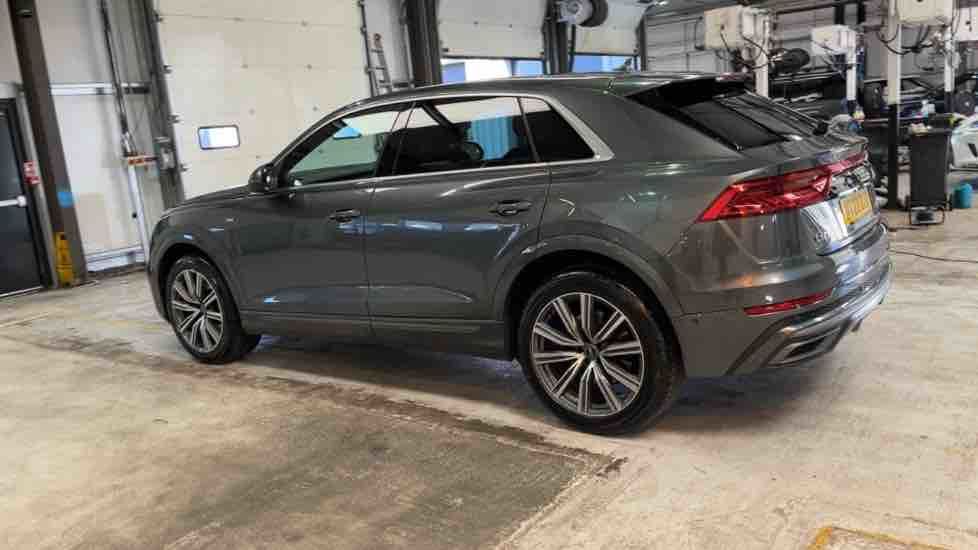 More views of Audi Q8