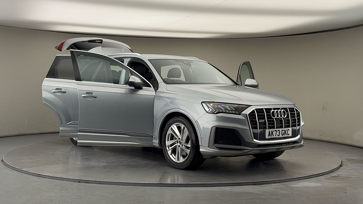 More views of Audi Q7