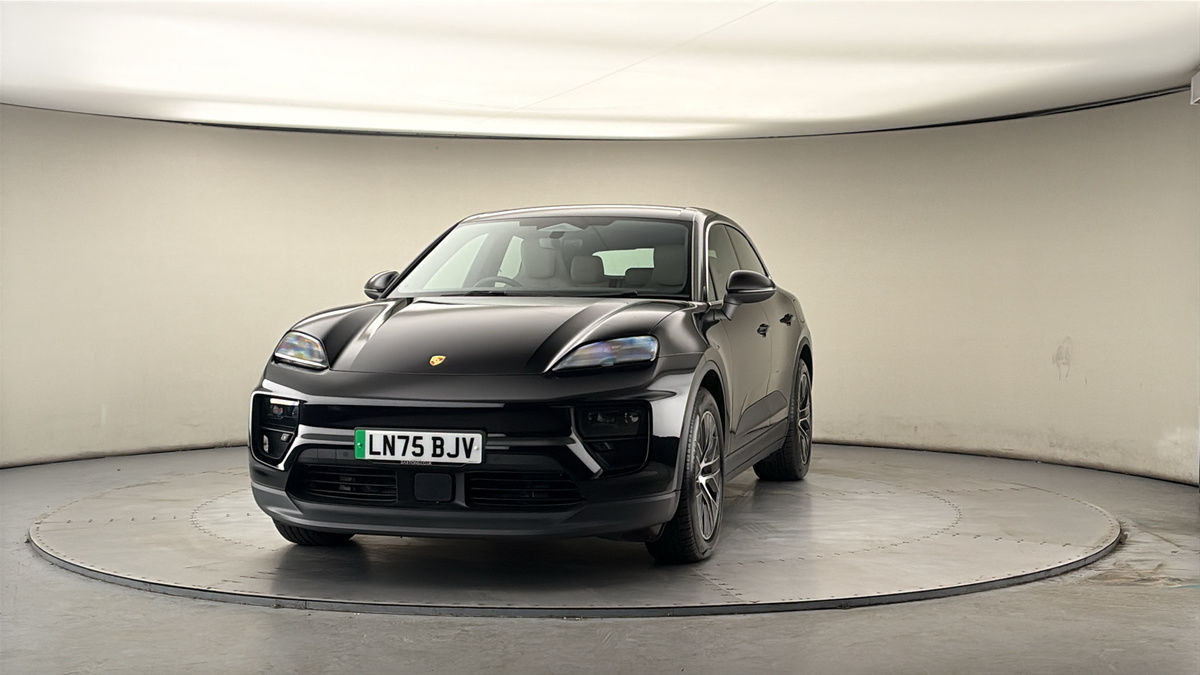 More views of Porsche Macan