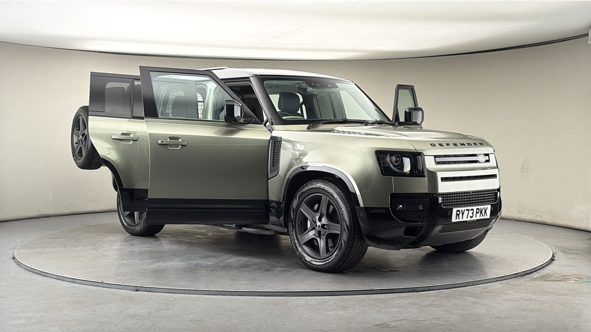 More views of Land Rover Defender 110
