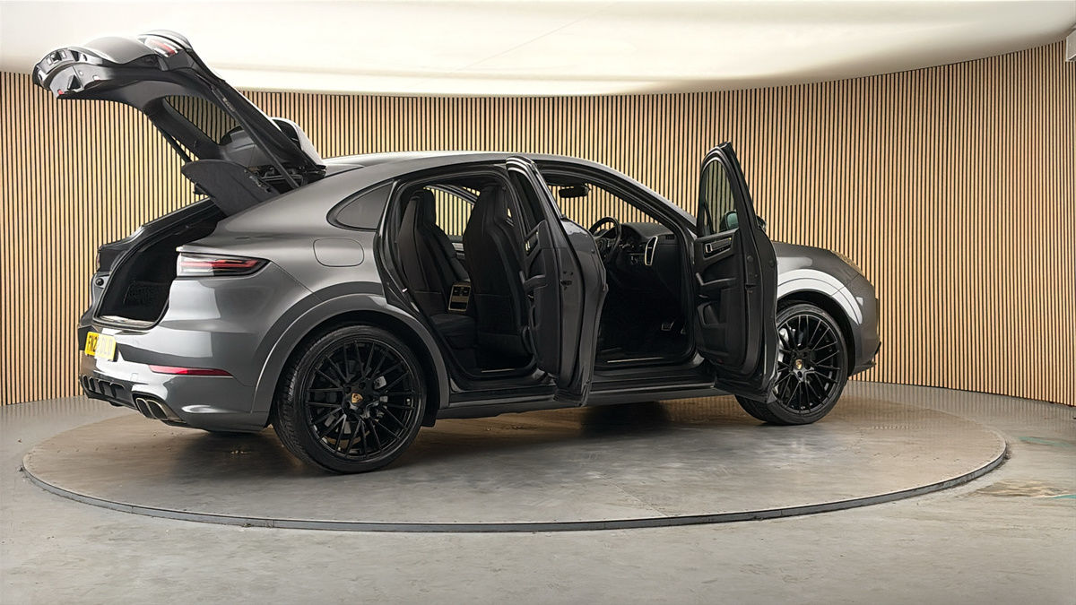 More views of Porsche Cayenne