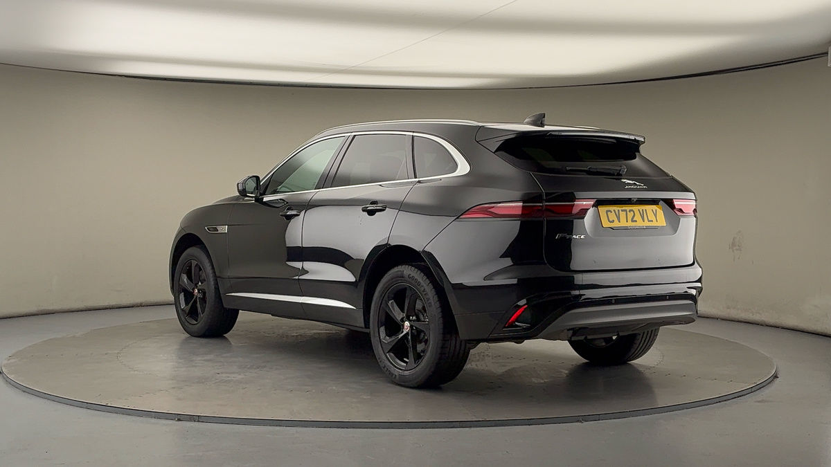 Jaguar F-PACE Image 2