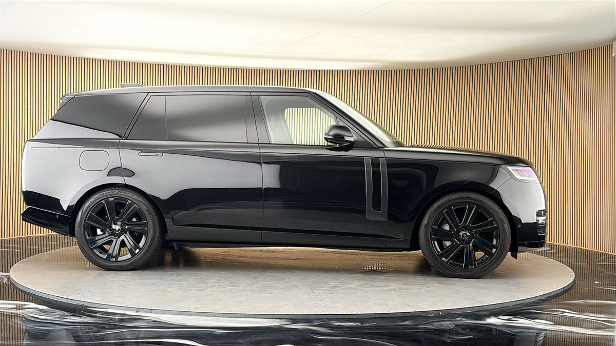 More views of Land Rover Range Rover