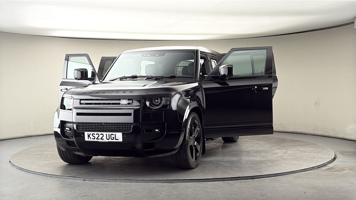 More views of Land Rover Defender 110