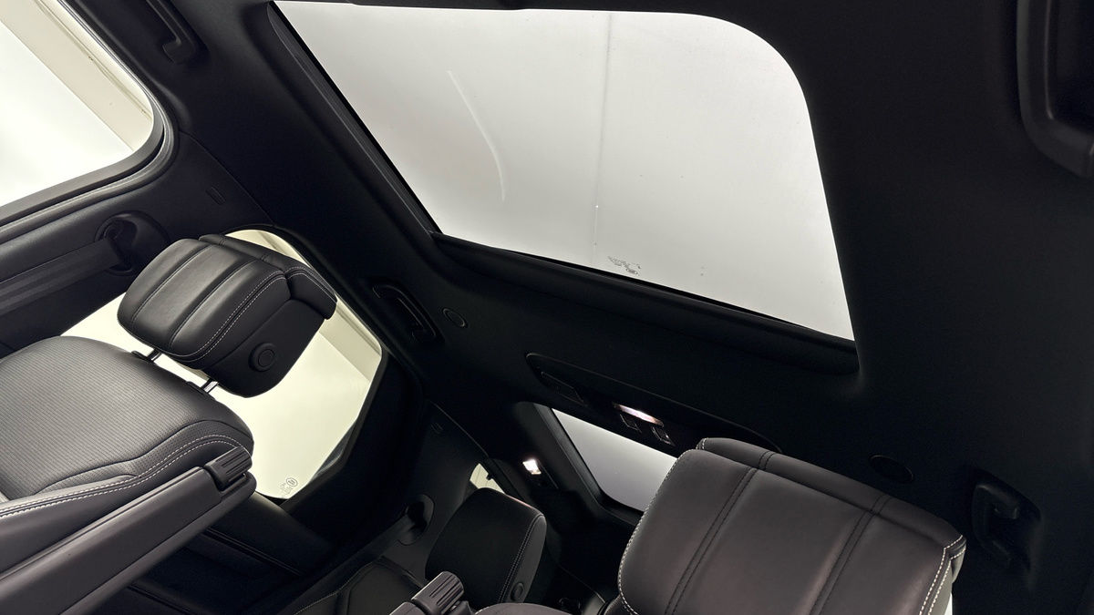 Land Rover Discovery Image 6