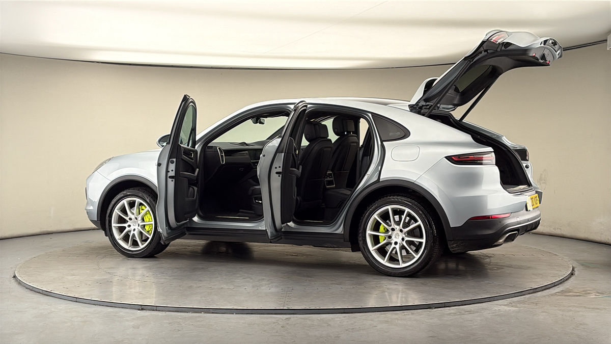 More views of Porsche Cayenne