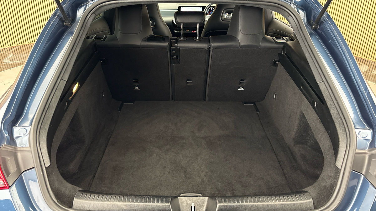 Mercedes-Benz CLA Image 11