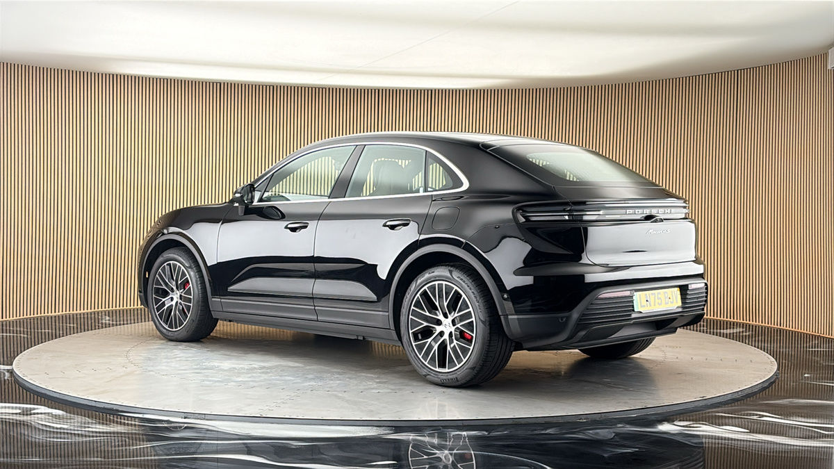 More views of Porsche Macan