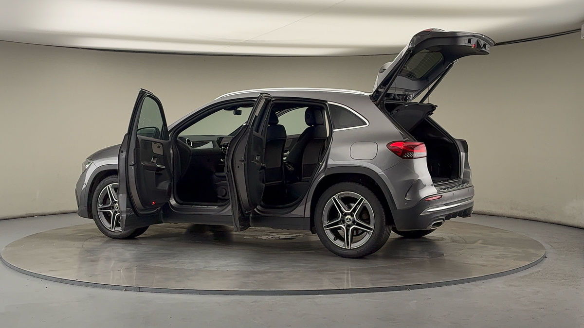 More views of Mercedes-Benz GLA