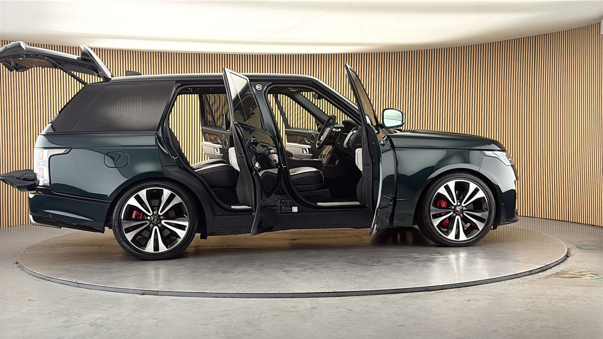 More views of Land Rover Range Rover