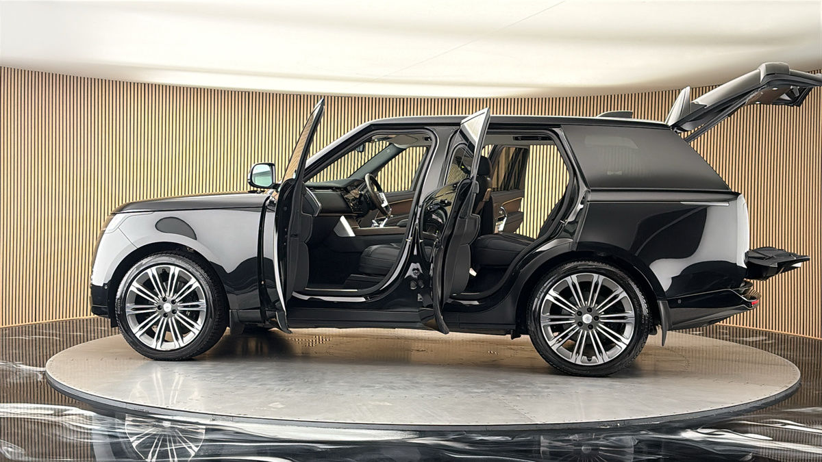 More views of Land Rover Range Rover