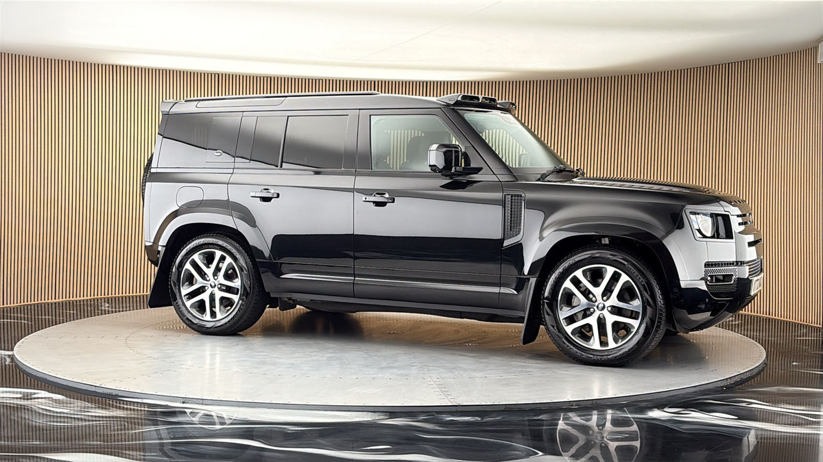 More views of Land Rover Defender 110