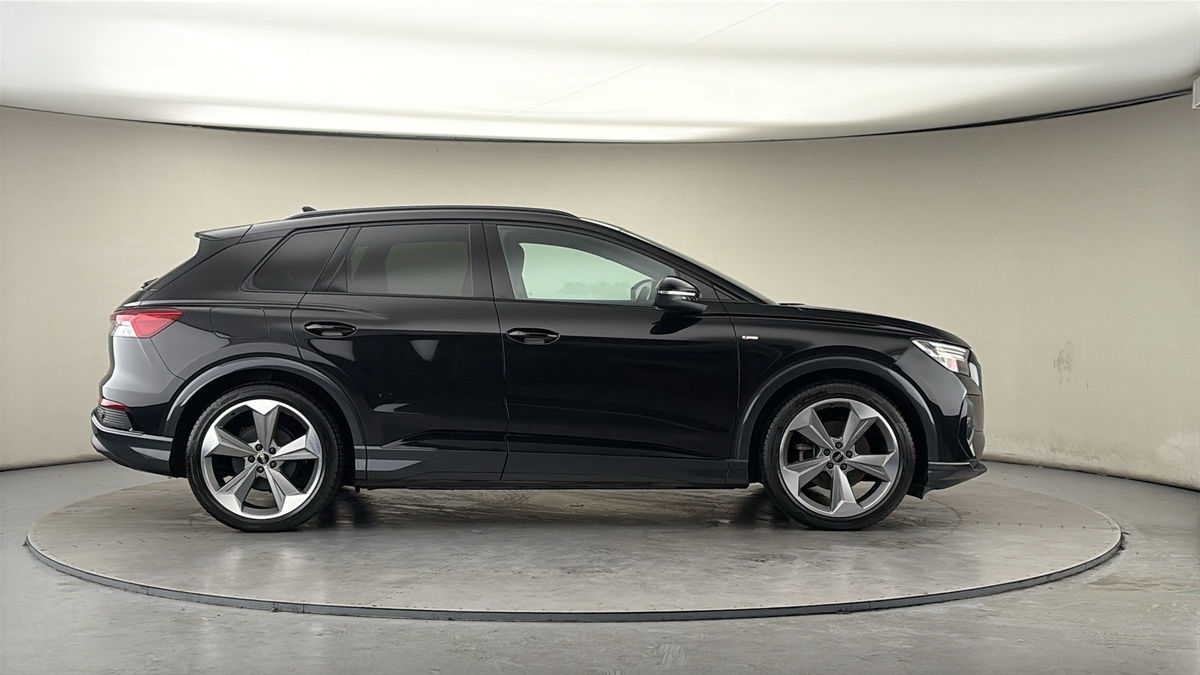 Audi Q4 e-tron Image 17