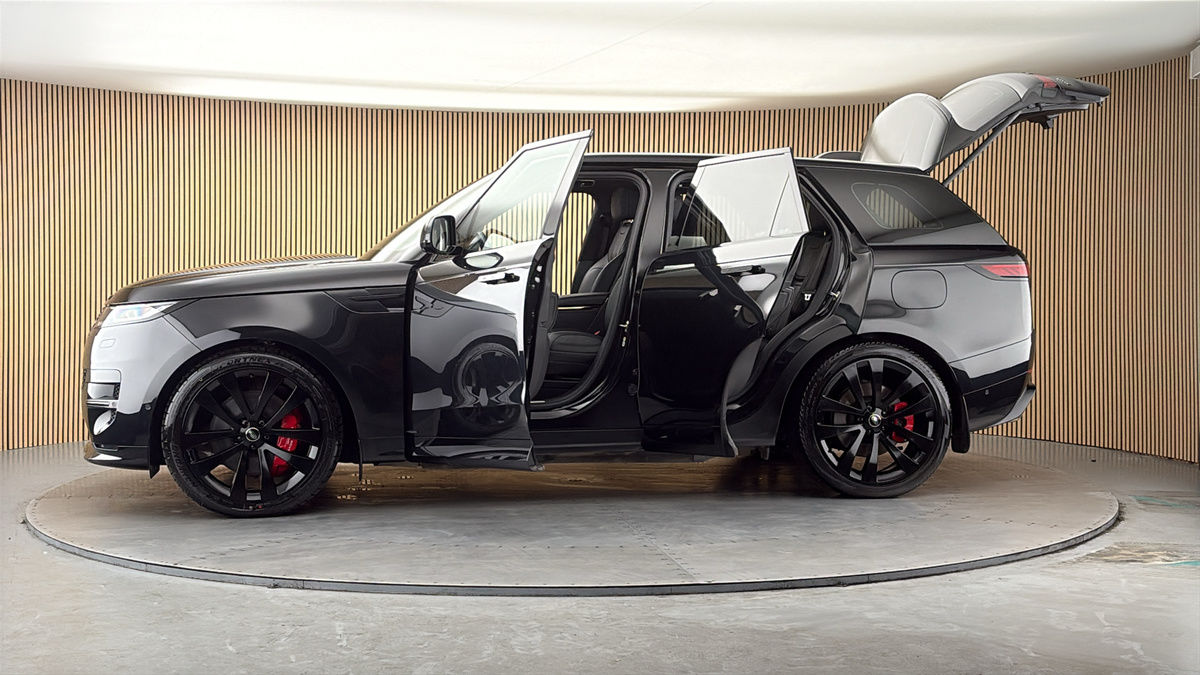 More views of Land Rover Range Rover Sport