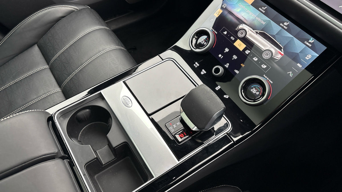 Land Rover Range Rover Velar Image 18