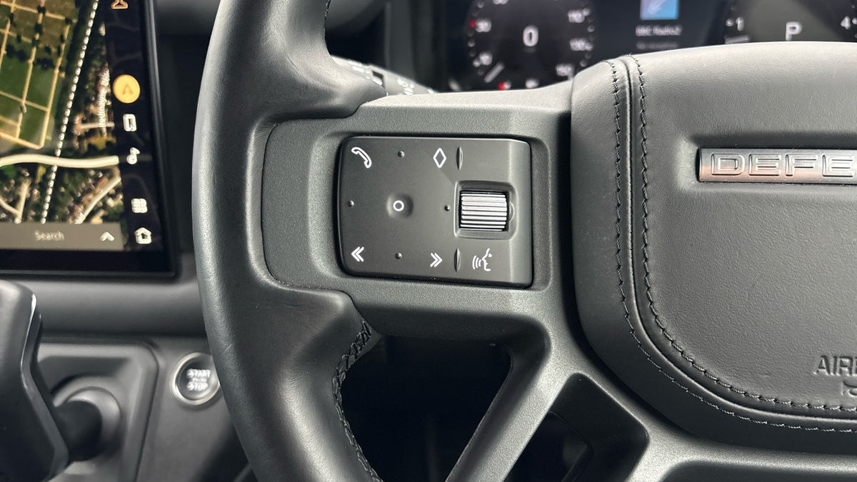 Land Rover Defender 110 Urban Image 13