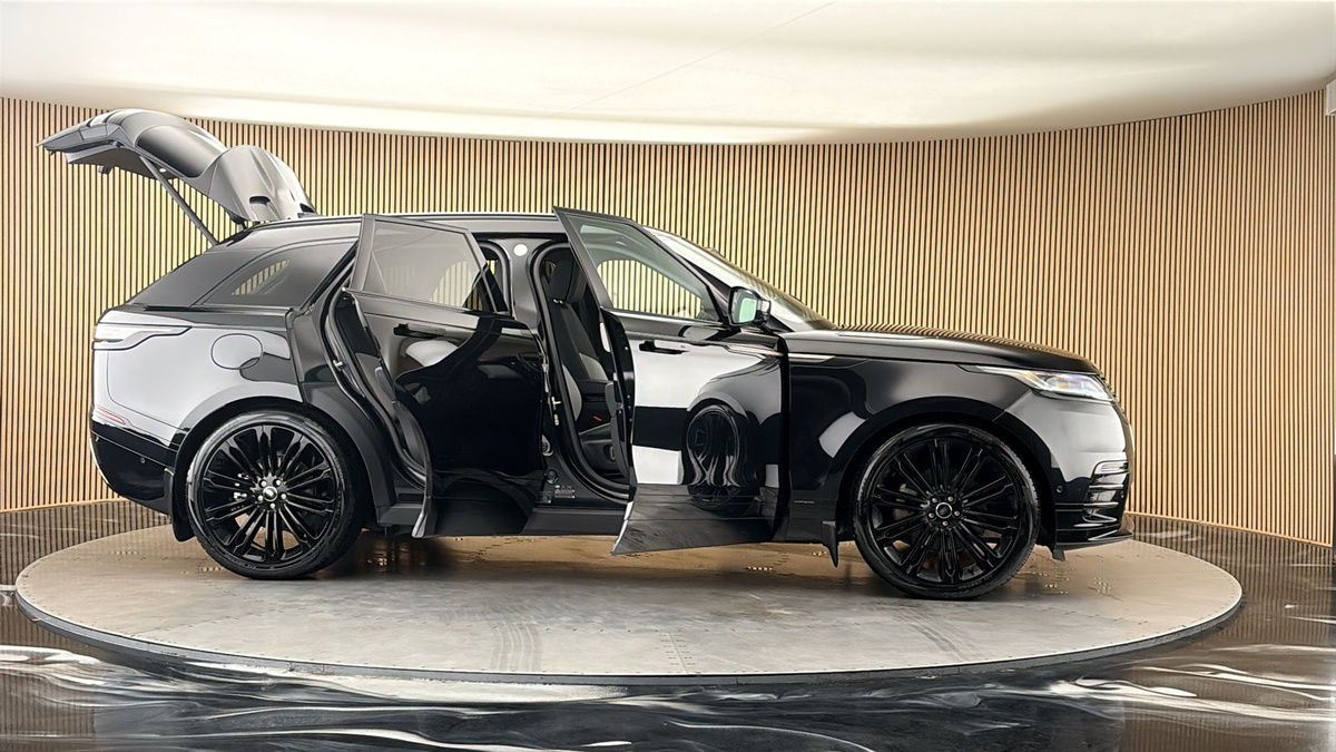 More views of Land Rover Range Rover Velar
