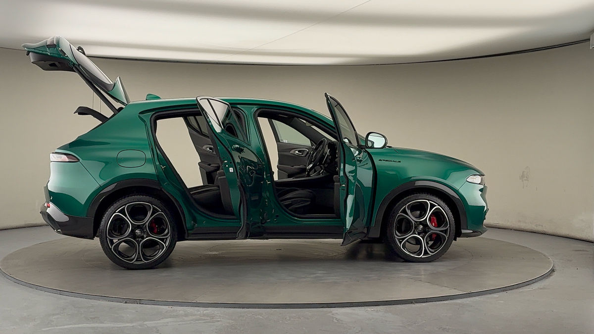 More views of Alfa Romeo Tonale