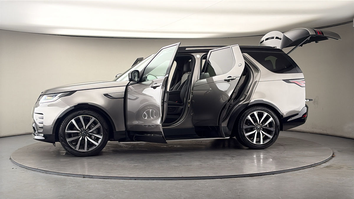 More views of Land Rover Discovery