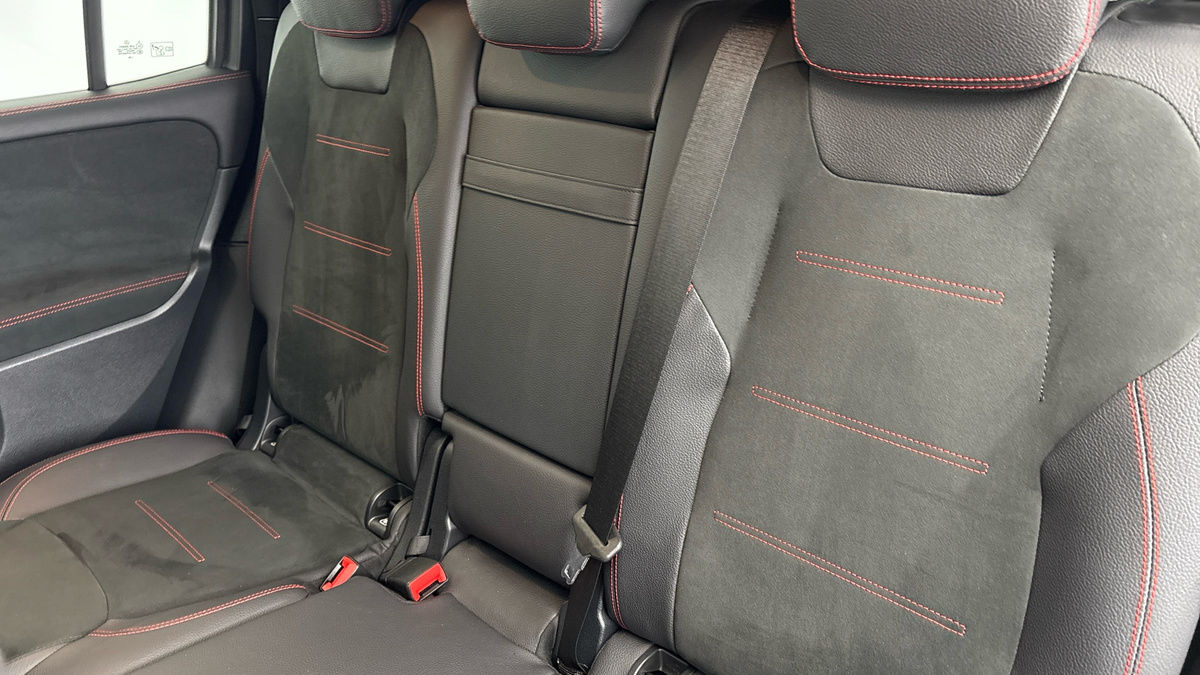 Mercedes-Benz GLB Image 8