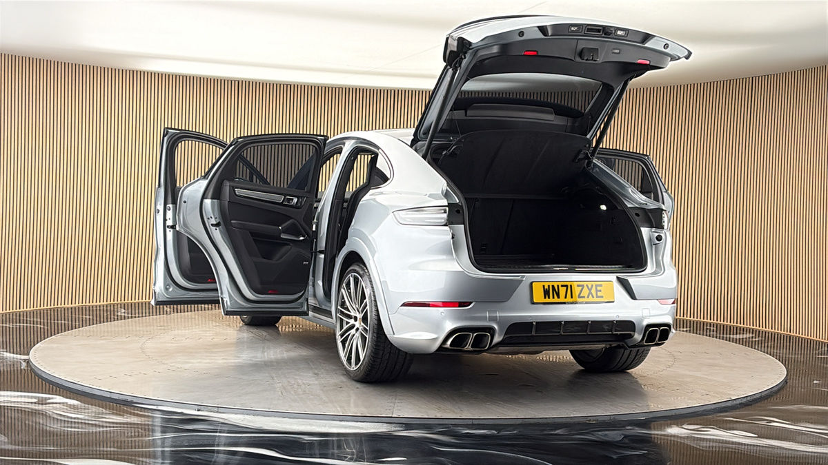 More views of Porsche Cayenne