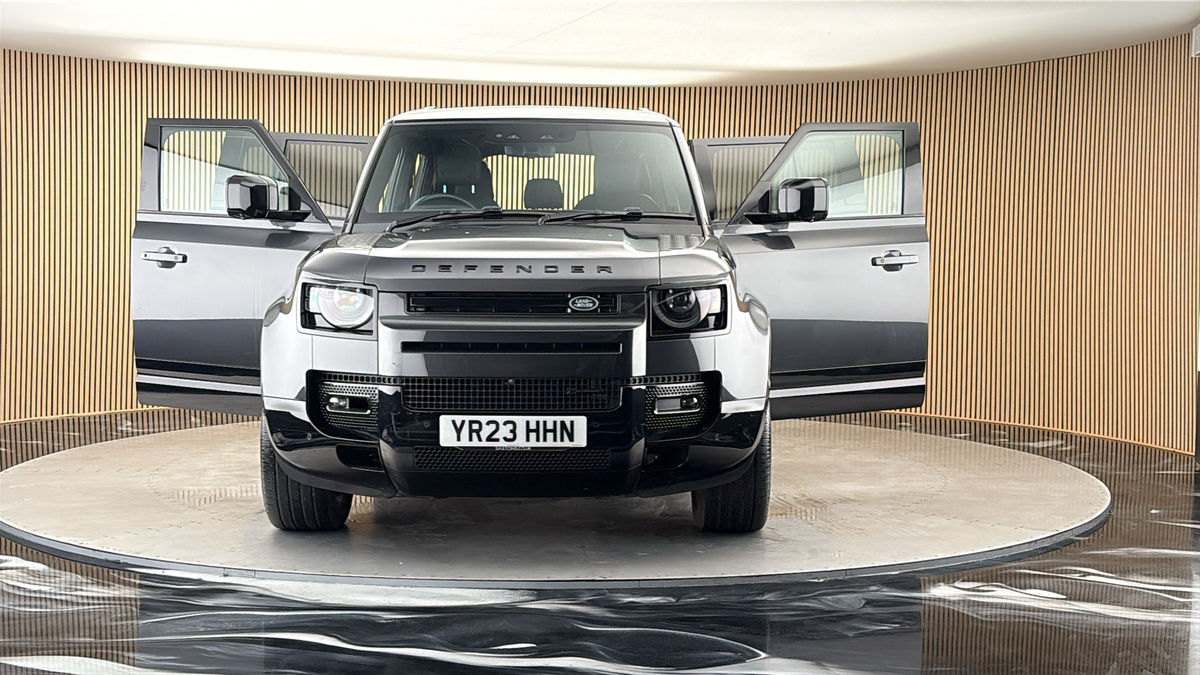 More views of Land Rover Defender 110