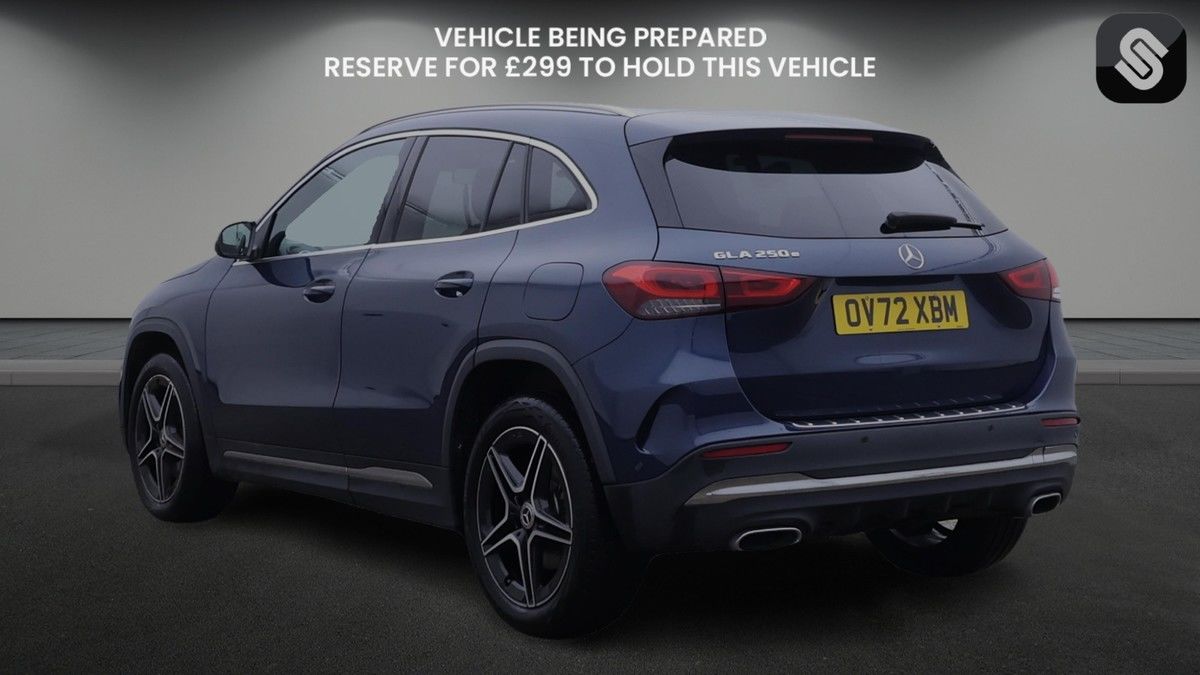 Mercedes-Benz GLA Image 3