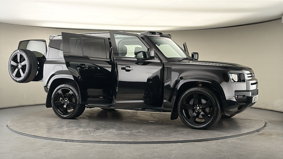 More views of Land Rover Defender 110