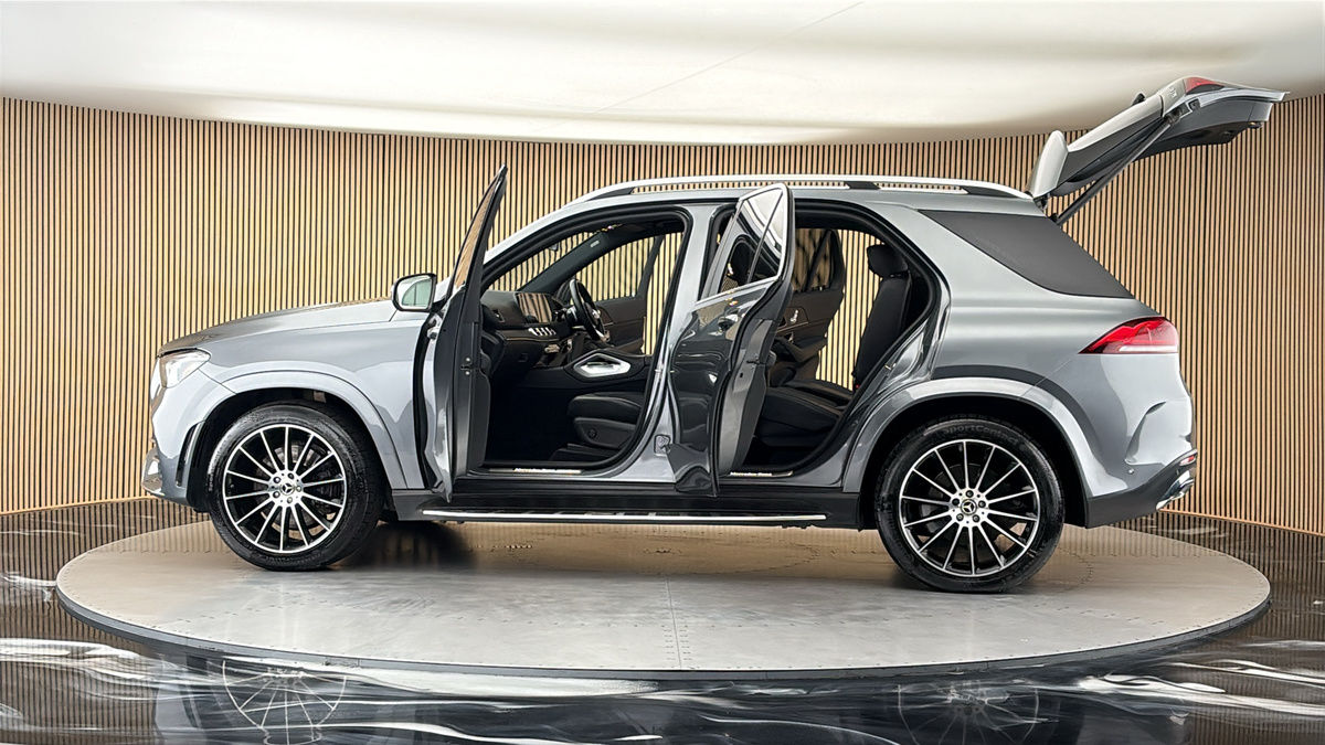 More views of Mercedes-Benz GLE