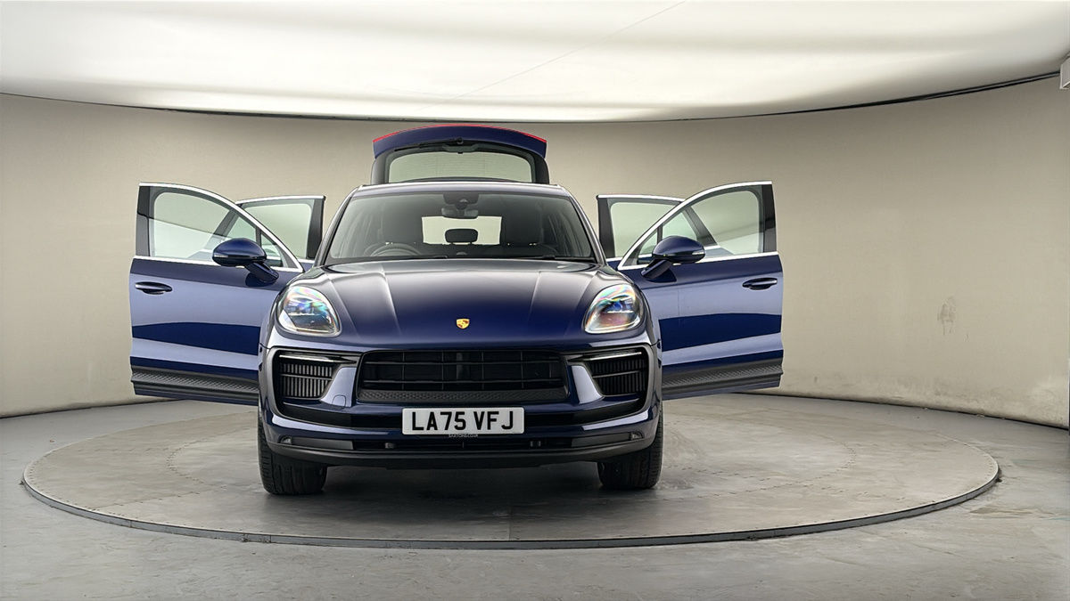 More views of Porsche Macan