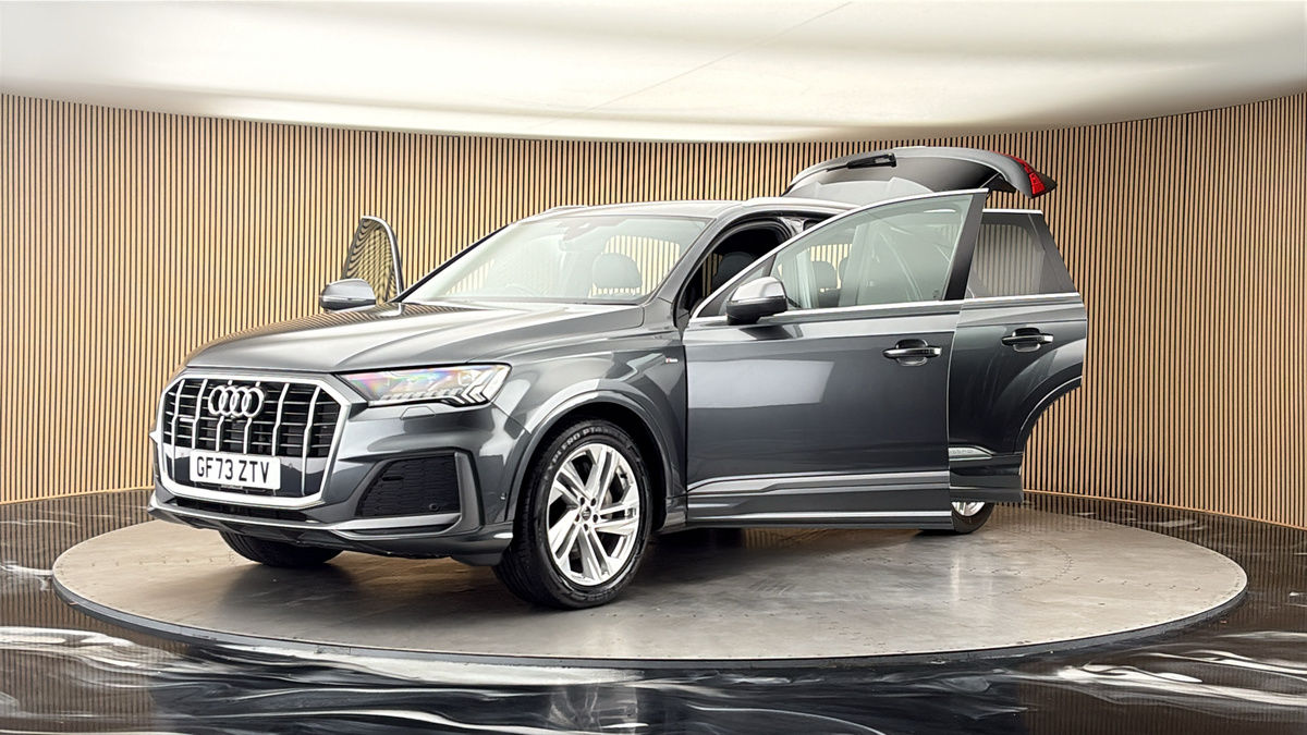 More views of Audi Q7
