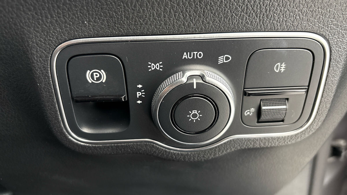 Mercedes-Benz GLA Image 27