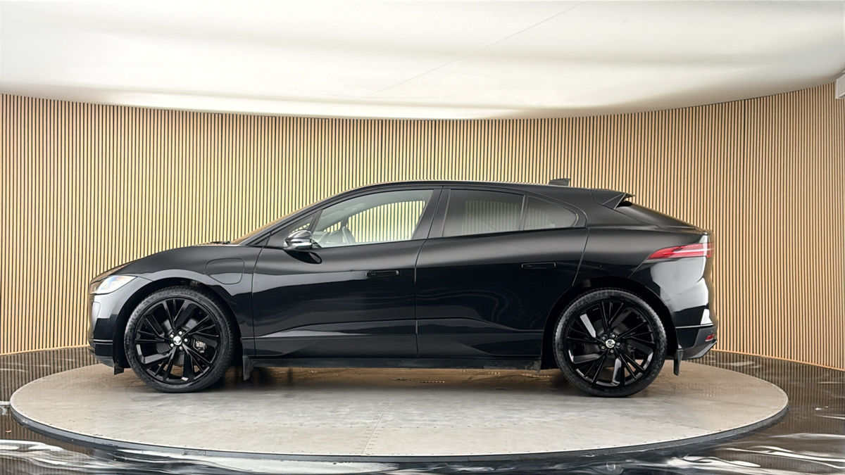 Jaguar I-PACE Image 15