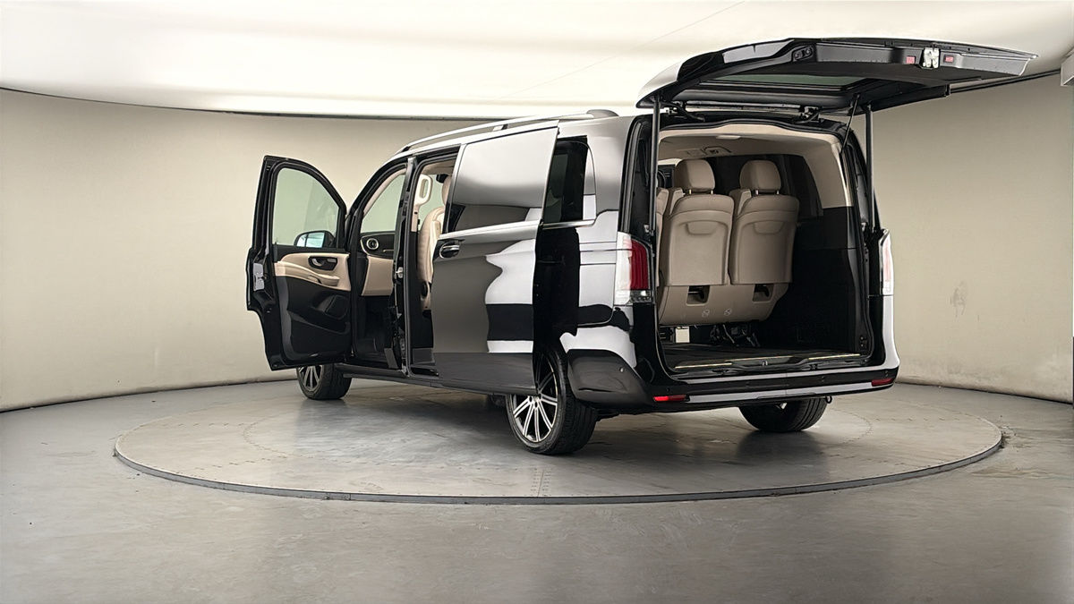 Mercedes-Benz V Class Image 23